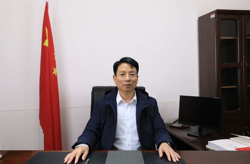 党委委员、副院长：余求根